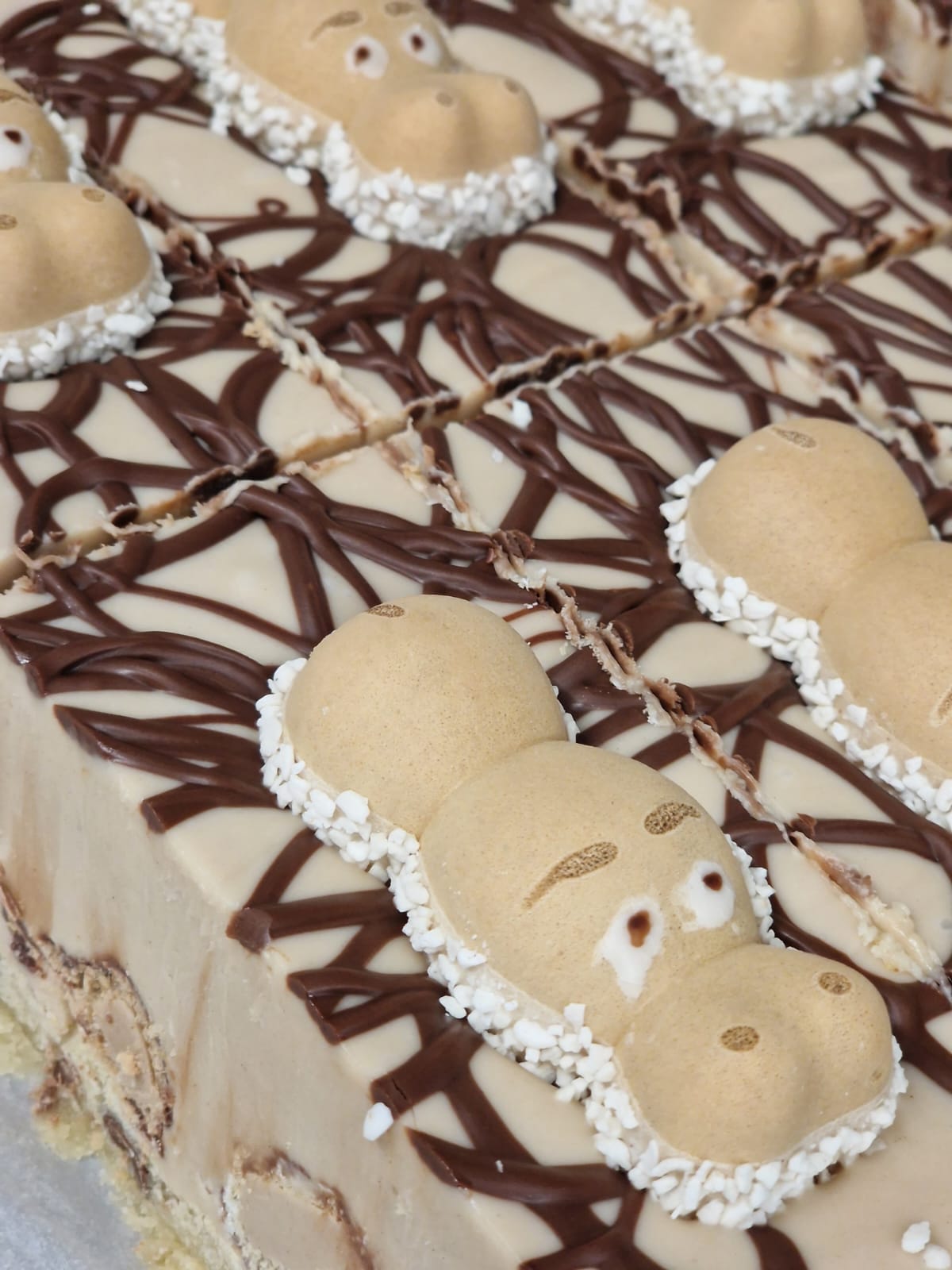 Kinder Cookie bar